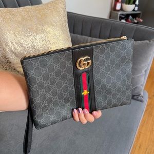 GG wristlet